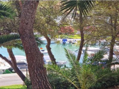 Einzigartige Investmentgelegenheit in Santa Ponsa – 2 Grundstücke mit Villa