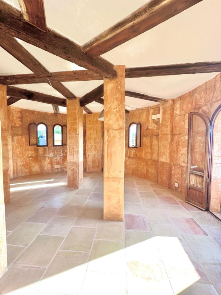 Einzigartiges Geschäftslokal im Inselosten