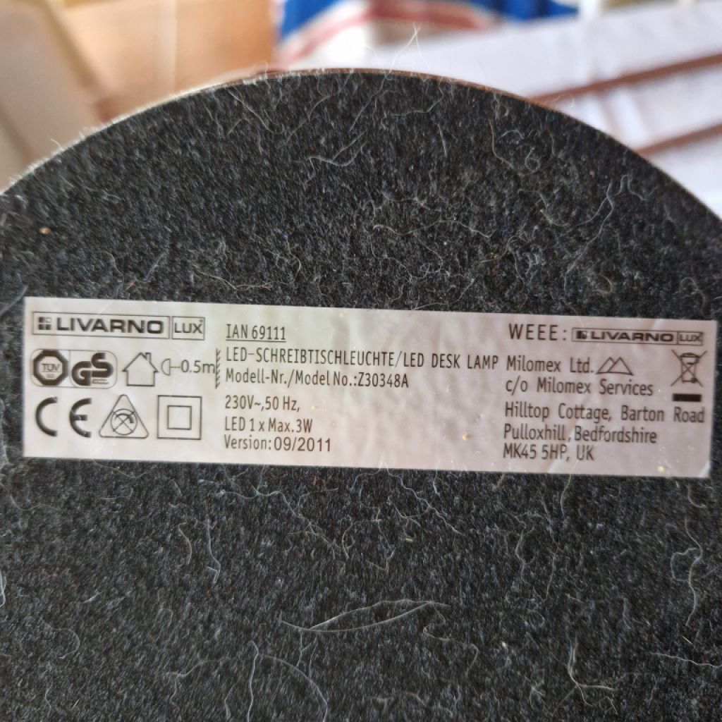 Elegant LED desk lamp