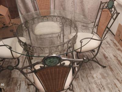 Eleganter Esstisch mit Glasplatte & 6 Stühlen – geschmiedetes Eisen mit Glaselementen