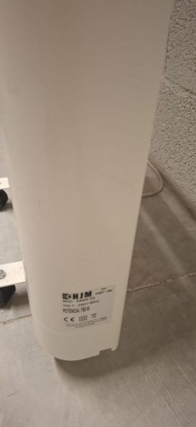 Elektrischer Ölradiator HJM 750W – mobil mit Rollen – voll funktionsfähig