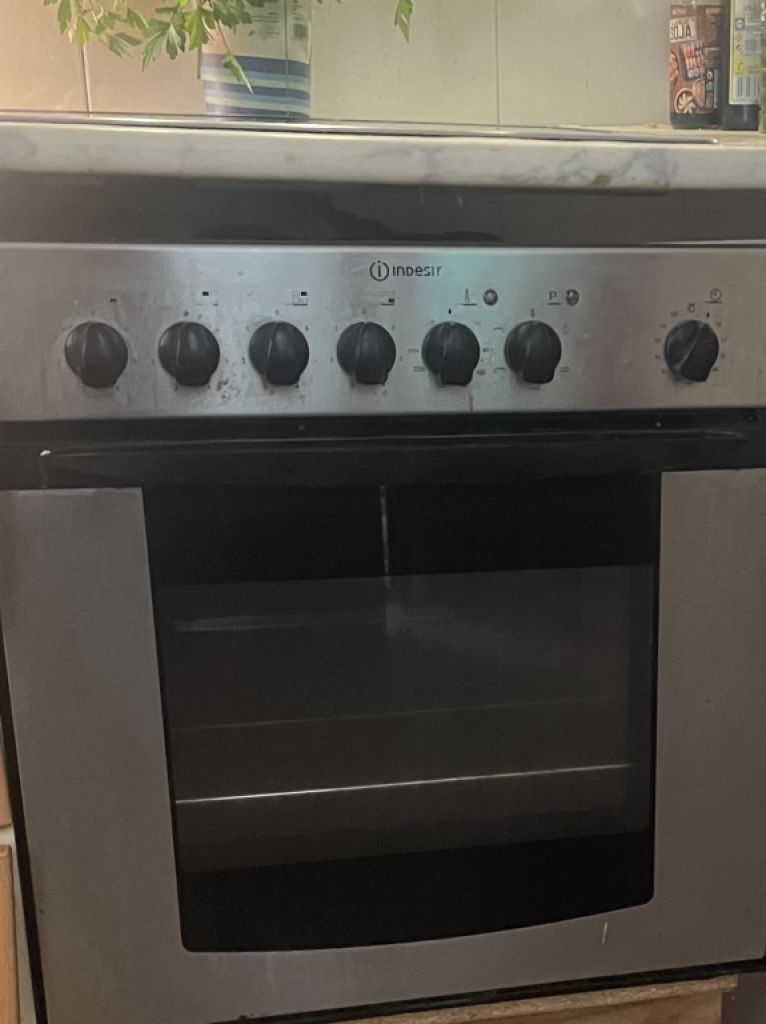 Horno eléctrico con placa vitrocerámica
