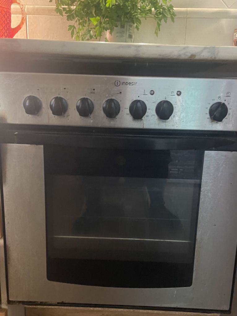 Horno eléctrico con placa vitrocerámica