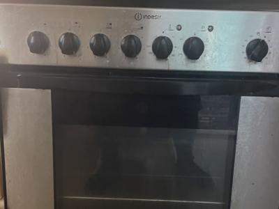 Horno eléctrico con placa vitrocerámica