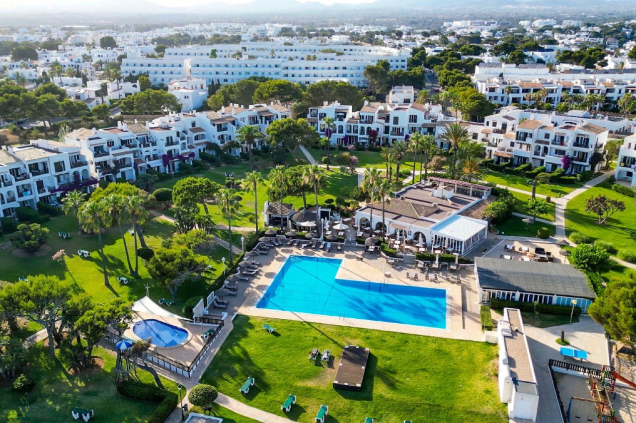 Head Receptionist / Reception Manager at our property