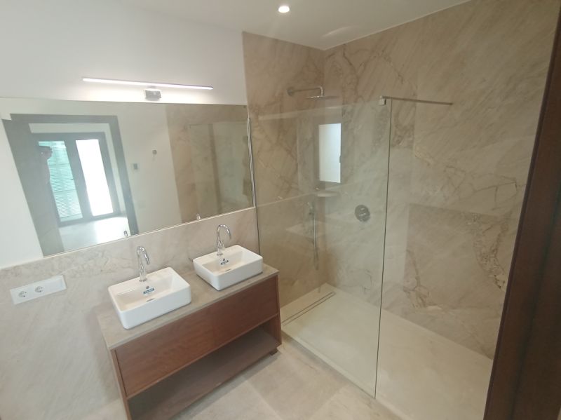 Enormously large new-build finca with aerothermal underfloor heating and partial sea views near S Ho