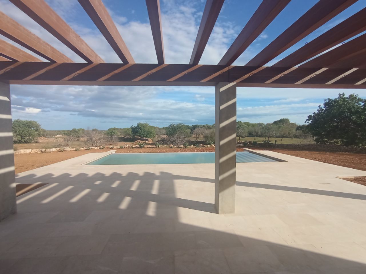 Enormously large new-build finca with aerothermal underfloor heating and partial sea views near S Ho