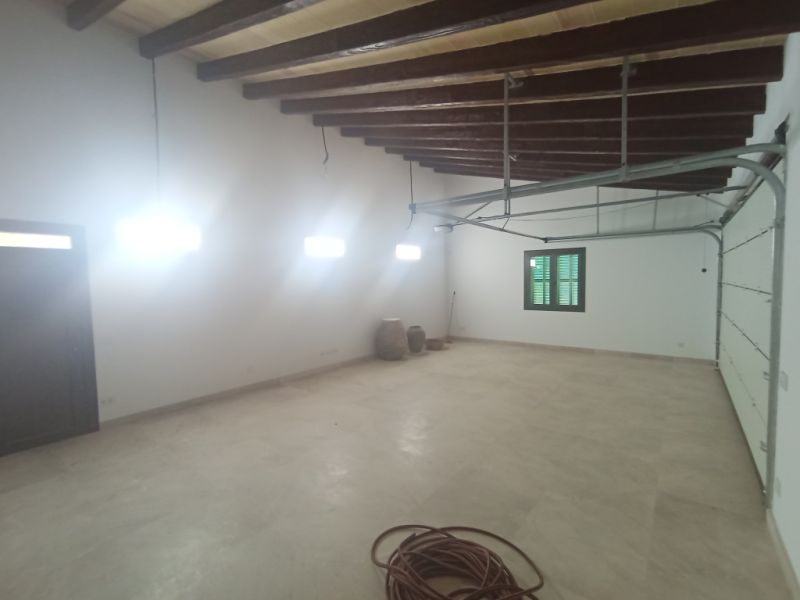 Enormously large new-build finca with aerothermal underfloor heating and partial sea views near S Ho