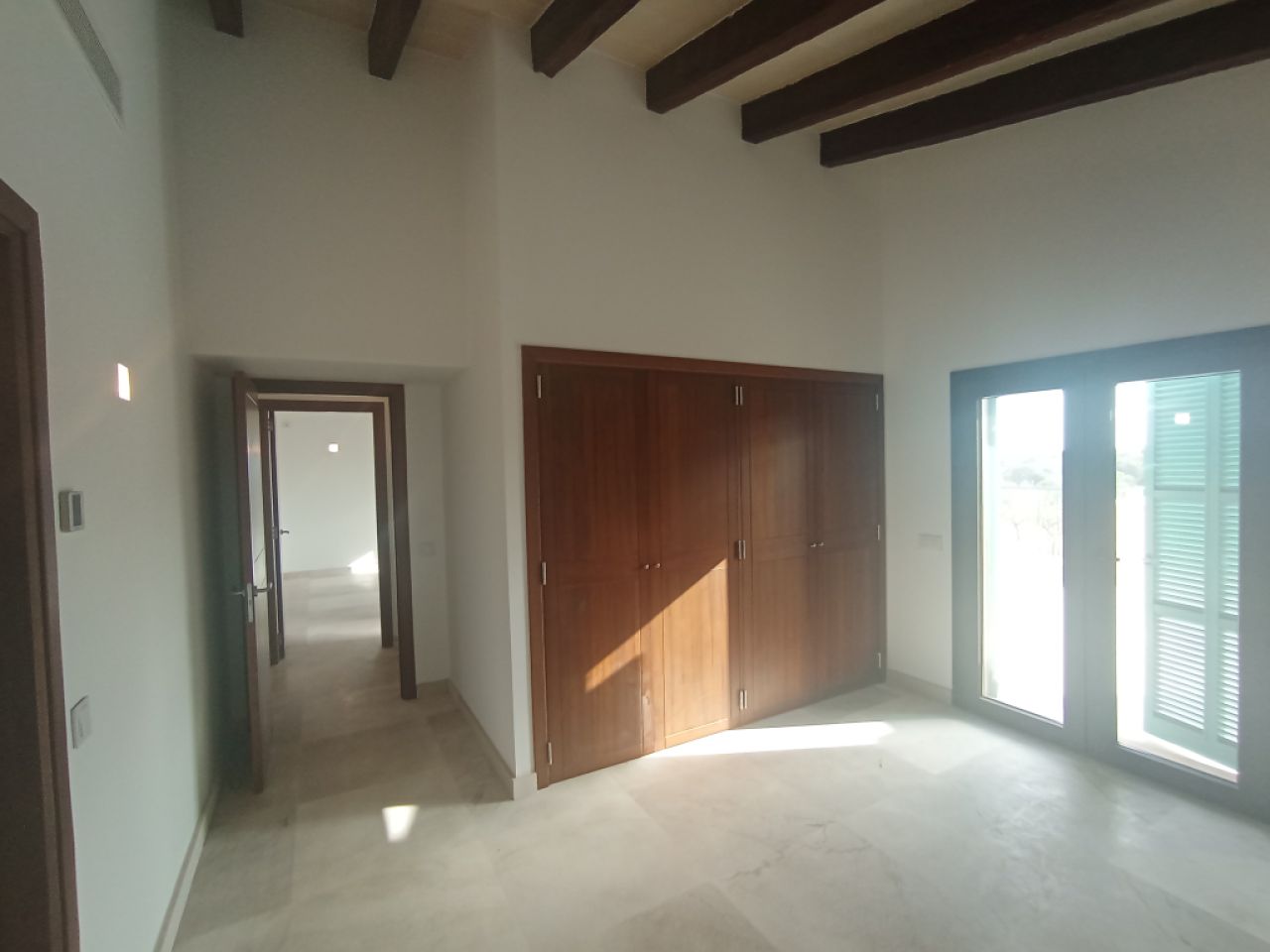 Enormously large new-build finca with aerothermal underfloor heating and partial sea views near S Ho