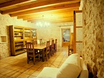 Enorm grosses Dorfhaus mit Pool und Innenhof bei Campos in einer Dorfsiedlung-DH 24