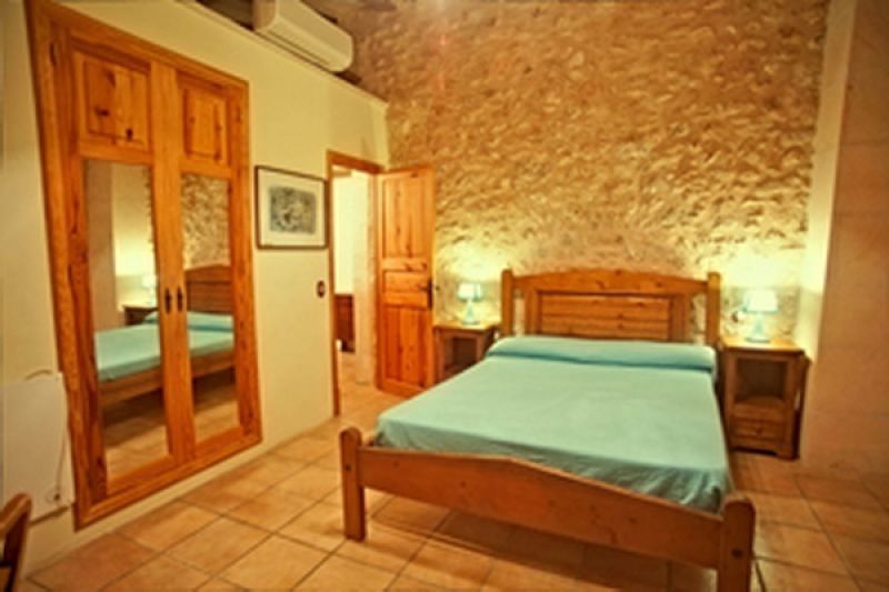 Enorm grosses Dorfhaus mit Pool und Innenhof bei Campos in einer Dorfsiedlung-DH 24