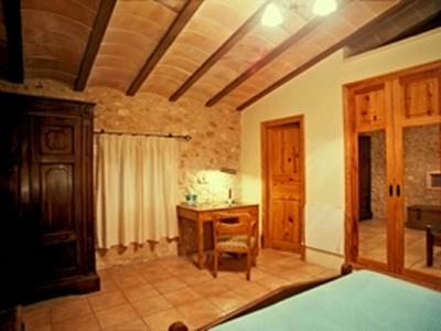 Enorm grosses Dorfhaus mit Pool und Innenhof bei Campos in einer Dorfsiedlung-DH 24