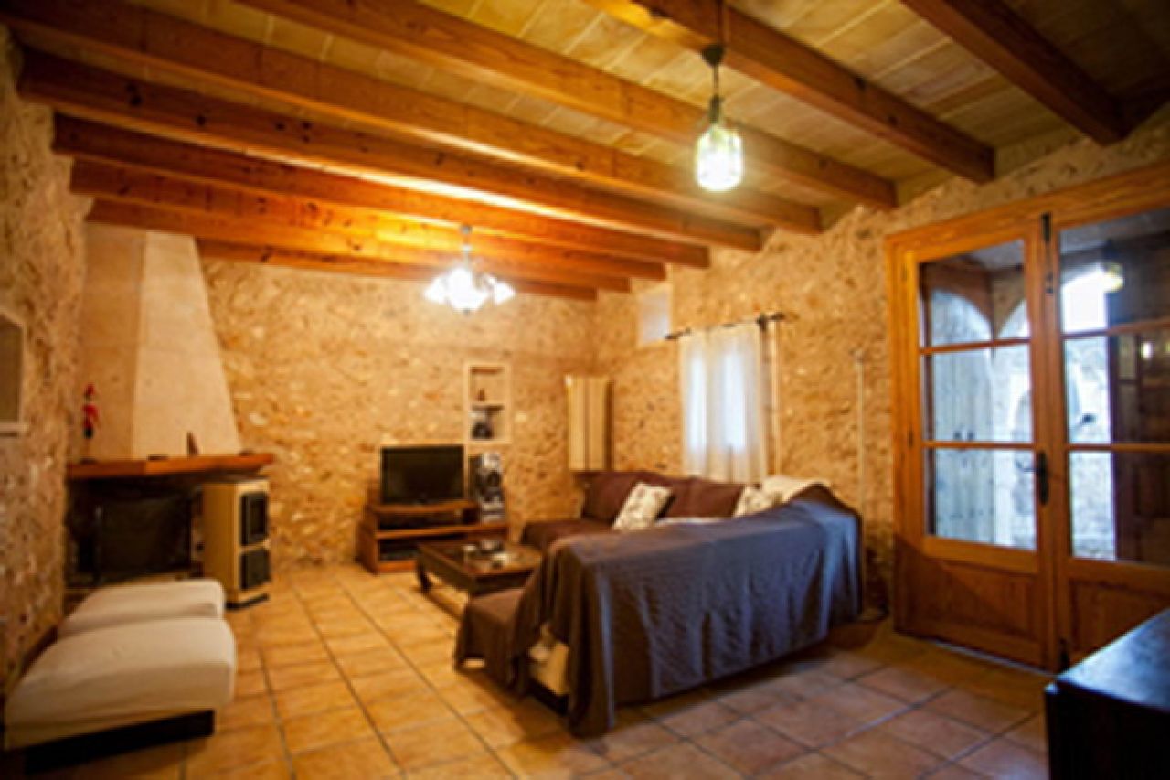 Enorm grosses Dorfhaus mit Pool und Innenhof bei Campos in einer Dorfsiedlung-DH 24