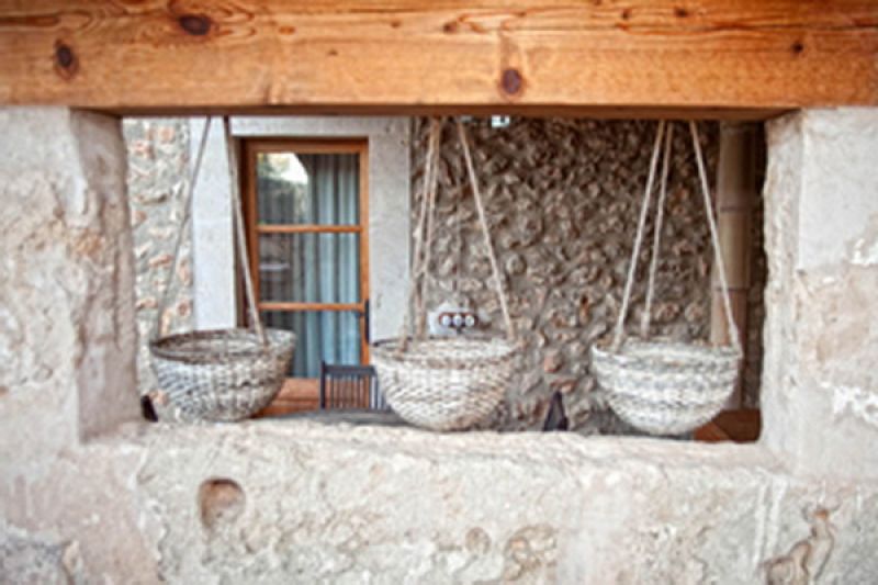 Enorm grosses Dorfhaus mit Pool und Innenhof bei Campos in einer Dorfsiedlung-DH 24