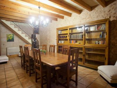 Enorm grosses Dorfhaus mit Pool und Innenhof bei Campos in einer Dorfsiedlung-DH 24