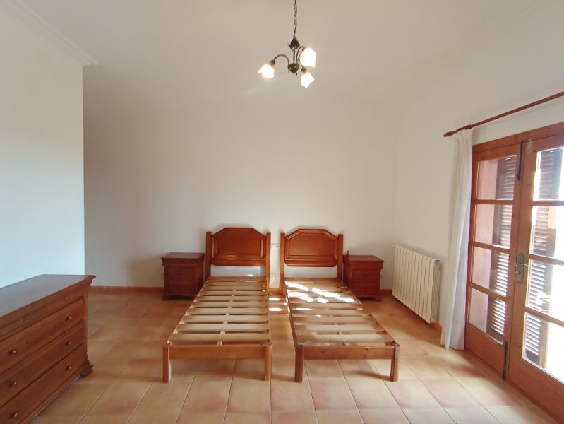 Enorme teilmöblierte FInca mit Ölheizung, Pool und Meerblick bei Porto Colom--- F 181