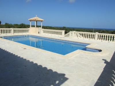 Enorme teilmöblierte FInca mit Ölheizung, Pool und Meerblick bei Porto Colom--- F 181