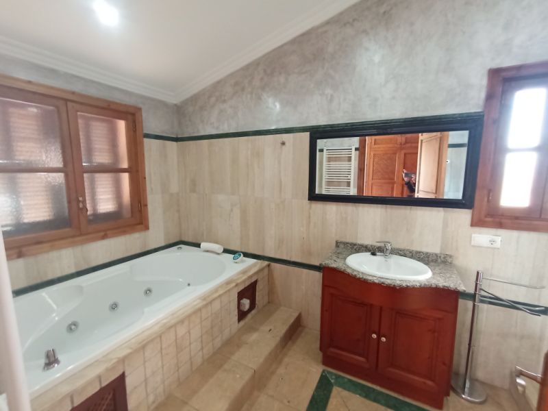 Enorme teilmöblierte FInca mit Ölheizung, Pool und Meerblick bei Porto Colom--- F 181