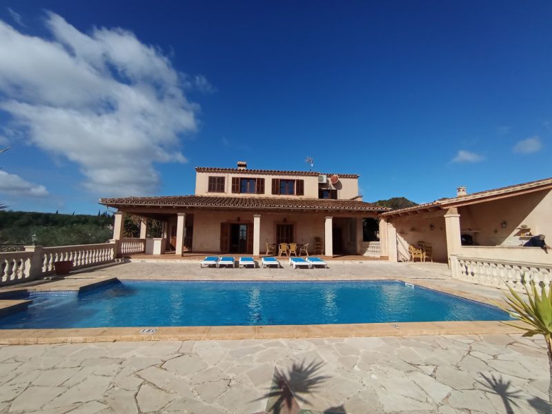 Enorme teilmöblierte FInca mit Ölheizung, Pool und Meerblick bei Porto Colom--- F 181