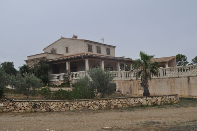 Enorme teilmöblierte FInca mit Ölheizung, Pool und Meerblick bei Porto Colom--- F 181