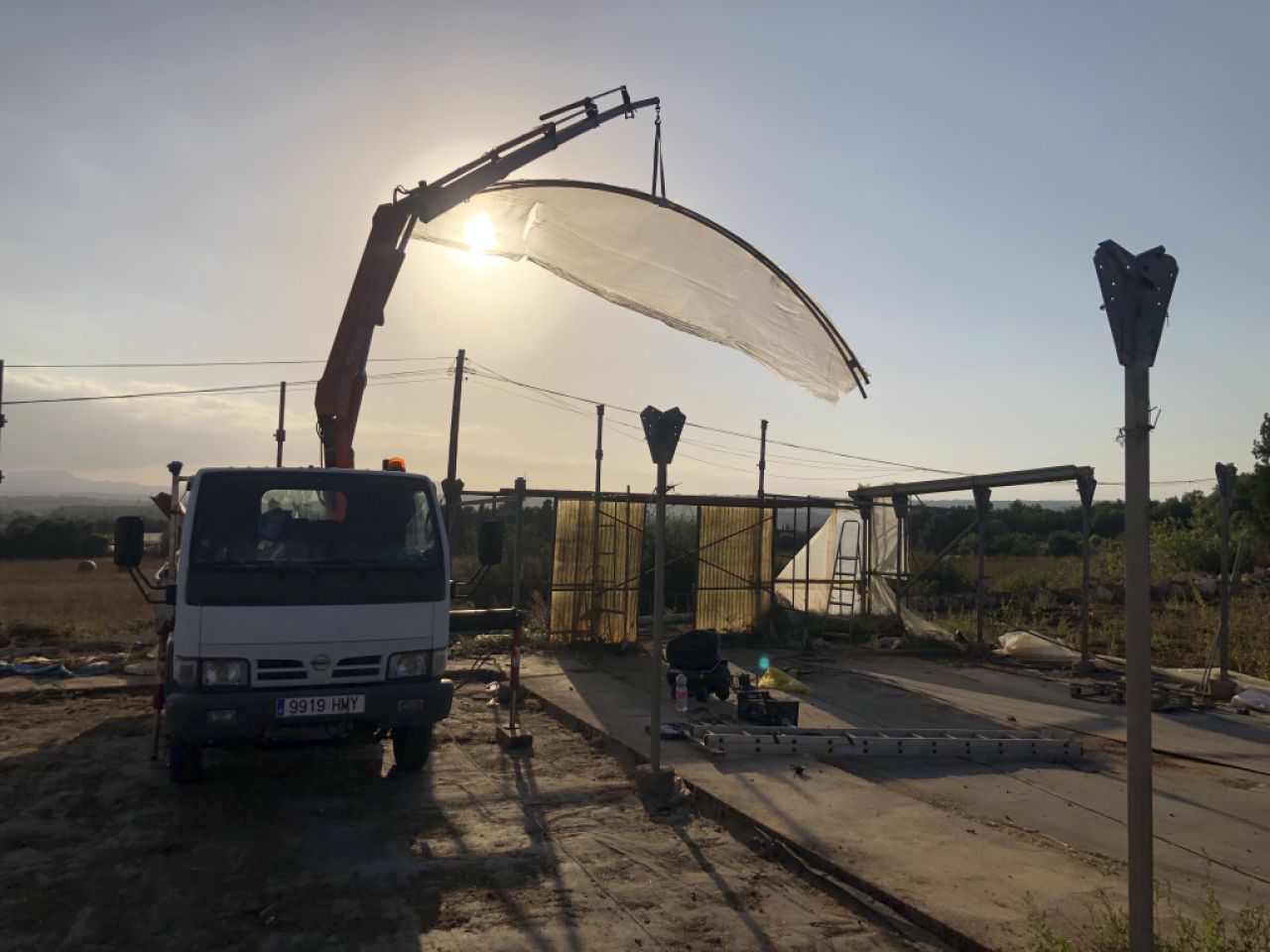 Entleerung, Demontage und Abbruch. Leerung, Räumung und Abbruch.