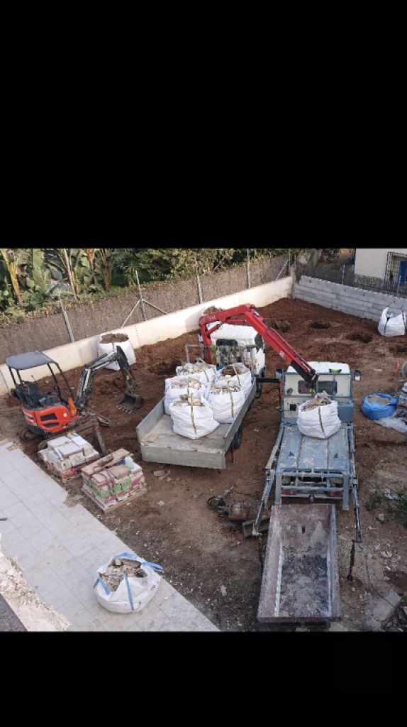 Entleerung, Demontage und Abbruch. Leerung, Räumung und Abbruch.