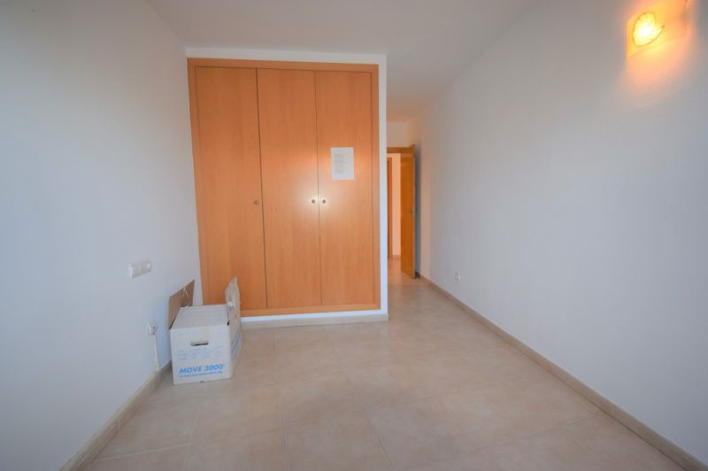 Ground floor rental 3 bedrooms, 2 bathrooms, garden, garage, storage room, communal pool