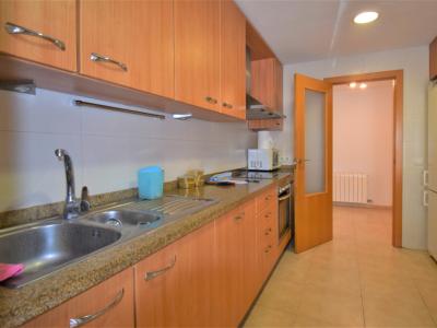 Ground floor rental 3 bedrooms, 2 bathrooms, garden, garage, storage room, communal pool