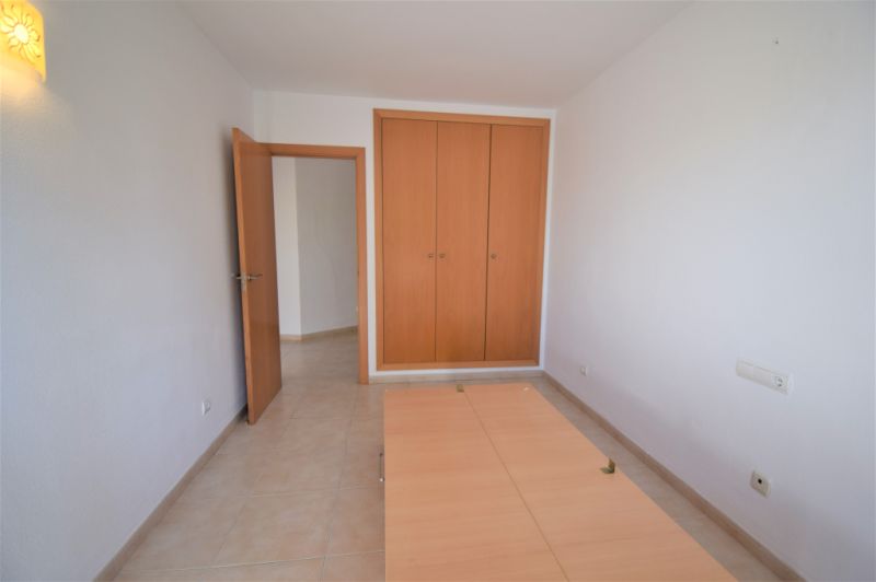 Ground floor rental 3 bedrooms, 2 bathrooms, garden, garage, storage room, communal pool