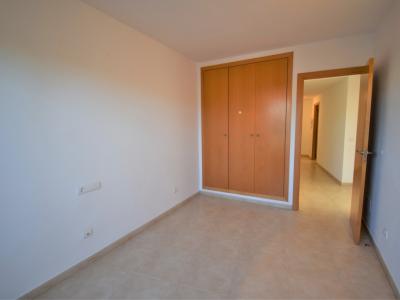 Ground floor rental 3 bedrooms, 2 bathrooms, garden, garage, storage room, communal pool