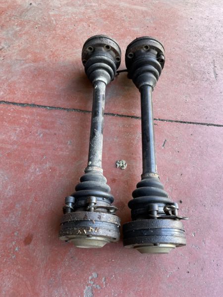 Parts lot BMW 525TSD E34 gearbox, shafts, complete central shaft