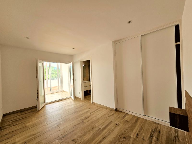 Primera ocupación, apartamento estiloso en Cala Dor con terraza XXL y jardín de invierno