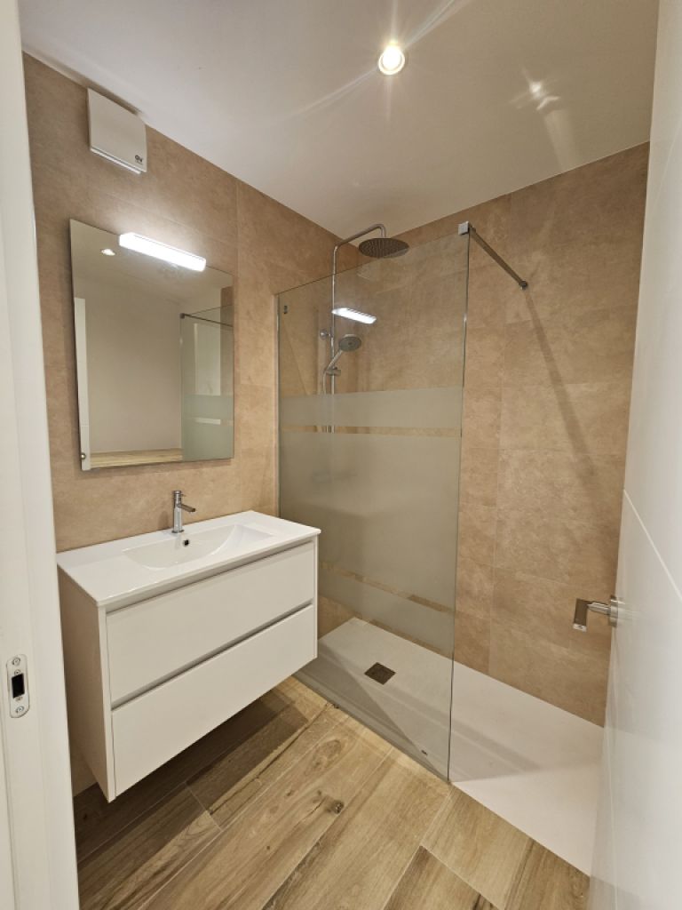 Primera ocupación, apartamento estiloso en Cala Dor con terraza XXL y jardín de invierno