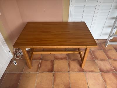 Esstisch 140/240x90 cm inkl. 6 Stühle