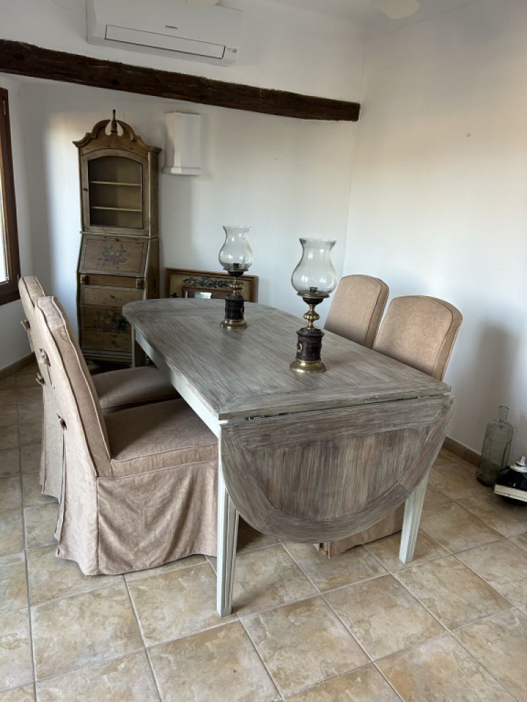 Esstisch aus Holz 145 cm, ausgeklappt 240 cm (oval) – für 4 bis 6 Personen