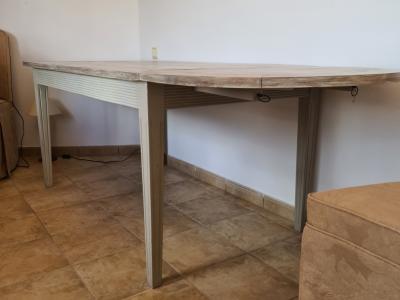 Esstisch aus Holz 145 cm, ausgeklappt 240 cm (oval) – für 4 bis 6 Personen