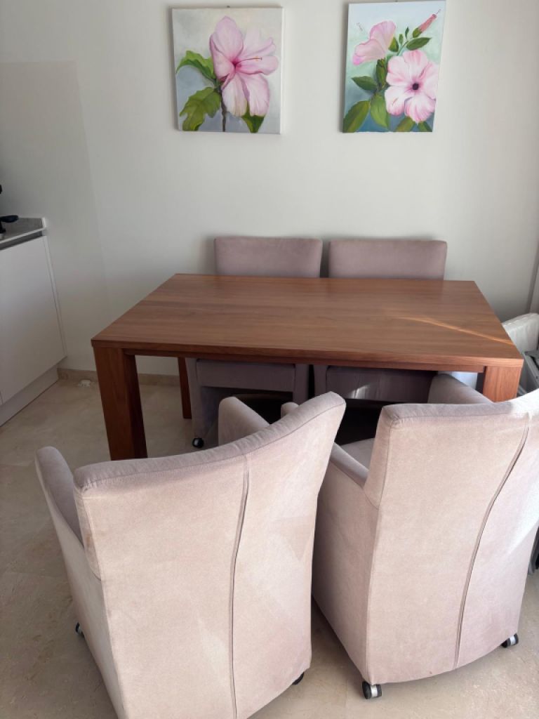 Esstisch mit 4 Sesseln (mit Rollen) — Camp de Mar, Mallorca — Nur Abholung