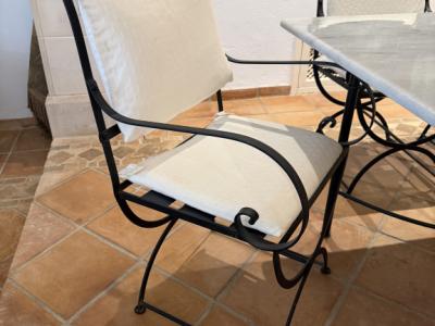 Esstisch mit 6 Stühlen zu verkaufen