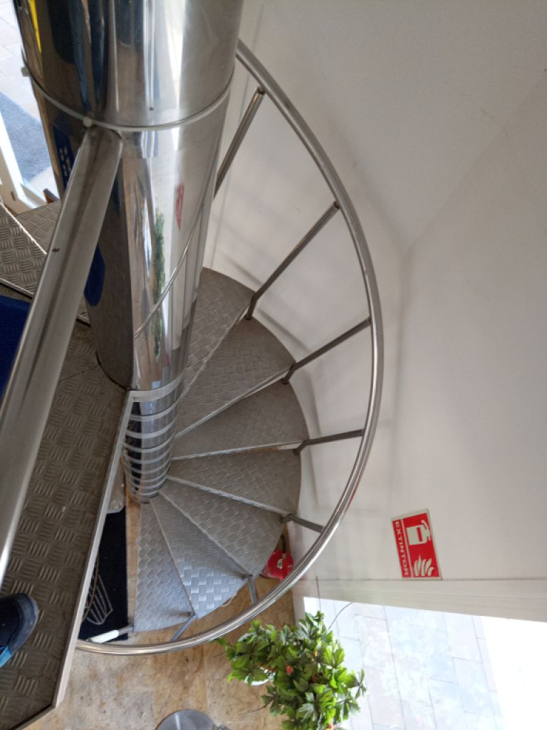 Existenz Yacht & Immobilien Broker Büro Werkstatt abzugeben