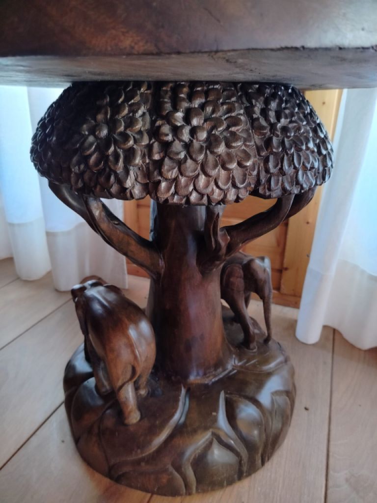 EXCLUSIVE:   Massive tropical wood seating set - 4 chairs and 1 table