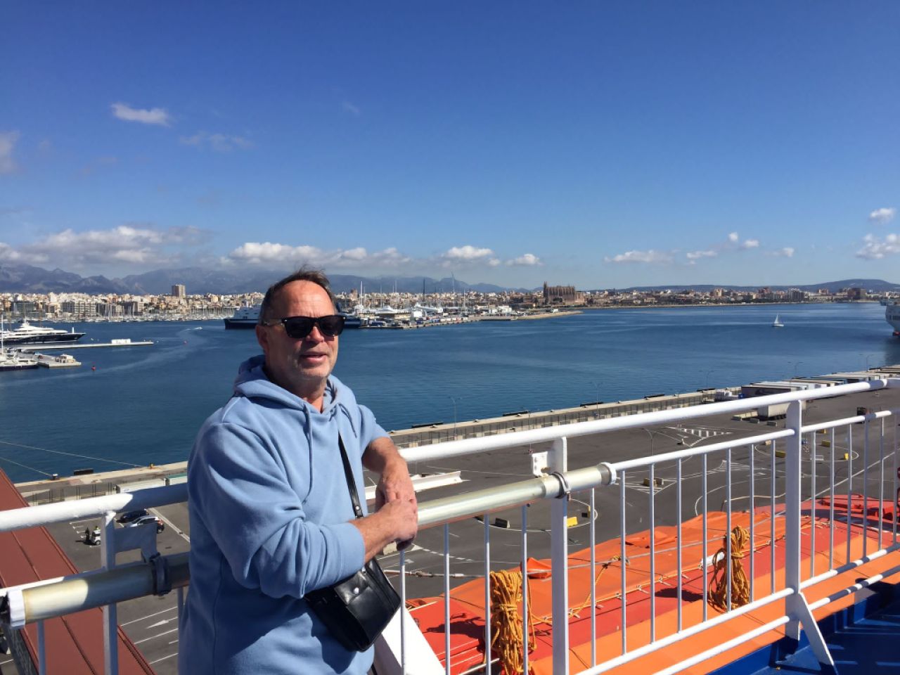 I'm driving to Mallorca at the beginning of January and can take items in my station wagon