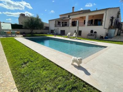Fantastisches Dorfhaus im Chalet-Stil in Villafranca — Nahe dem Flughafen und 25 Minuten nach Palma