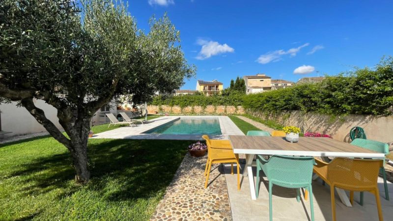 Fantastisches Dorfhaus im Chalet-Stil in Villafranca — Nahe dem Flughafen und 25 Minuten nach Palma