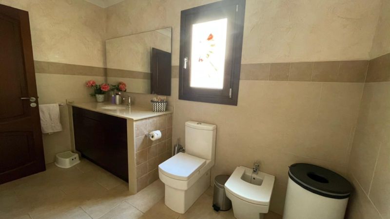 Fantastisches Dorfhaus im Chalet-Stil in Villafranca — Nahe dem Flughafen und 25 Minuten nach Palma