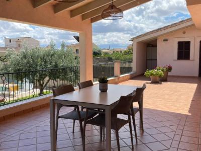 Fantastisches Dorfhaus im Chalet-Stil in Villafranca — Nahe dem Flughafen und 25 Minuten nach Palma