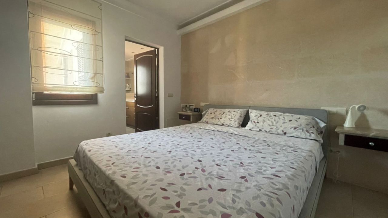 Fantastisches Dorfhaus im Chalet-Stil in Villafranca — Nahe dem Flughafen und 25 Minuten nach Palma