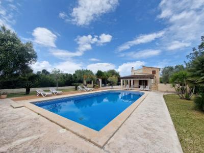 Fantastisches Haus in Arta zu vermieten – 240 m² Wohnfläche