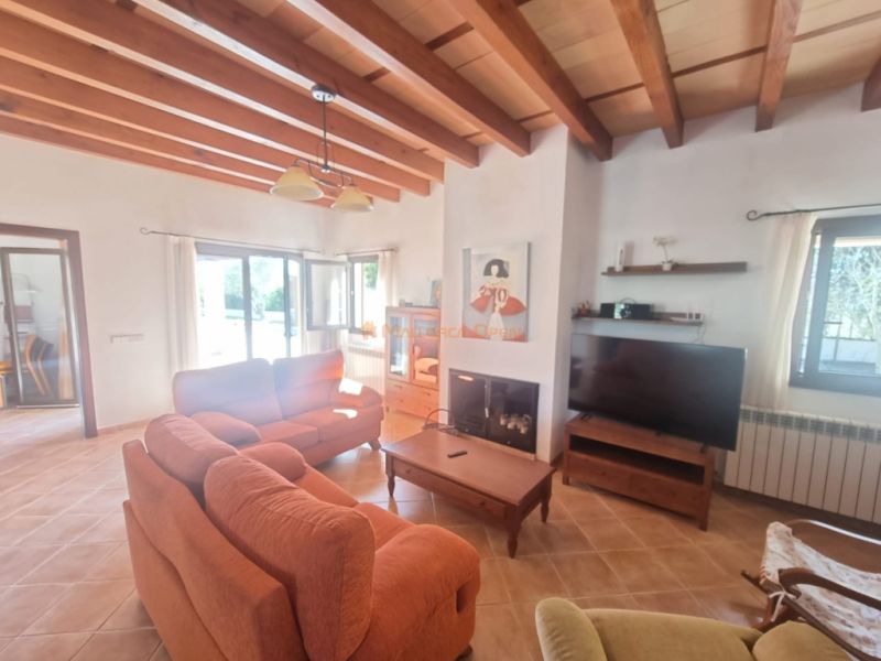 Fantastisches Haus in Arta zu vermieten – 240 m² Wohnfläche