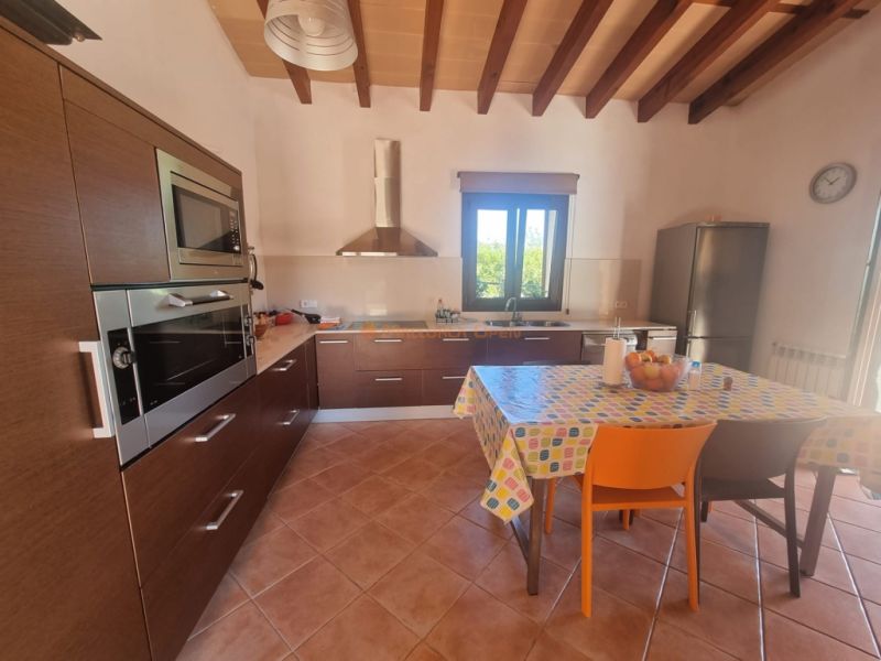 Fantastisches Haus in Arta zu vermieten – 240 m² Wohnfläche