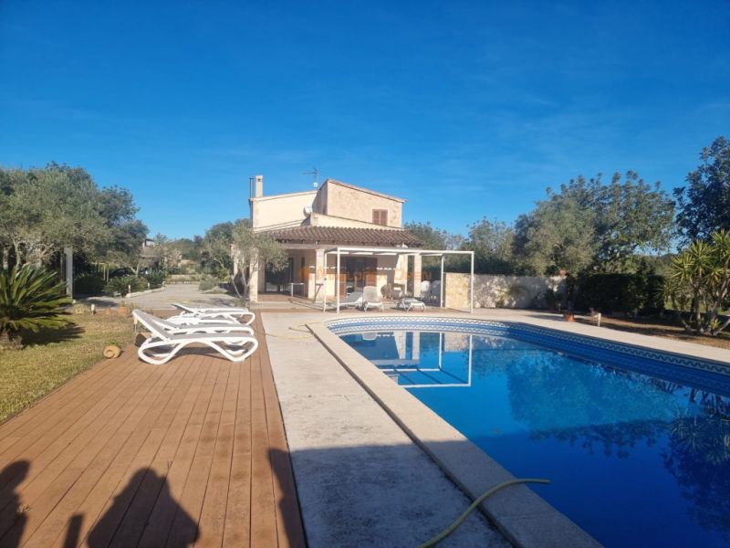 Fantastisches Haus in Arta zu vermieten – 240 m² Wohnfläche